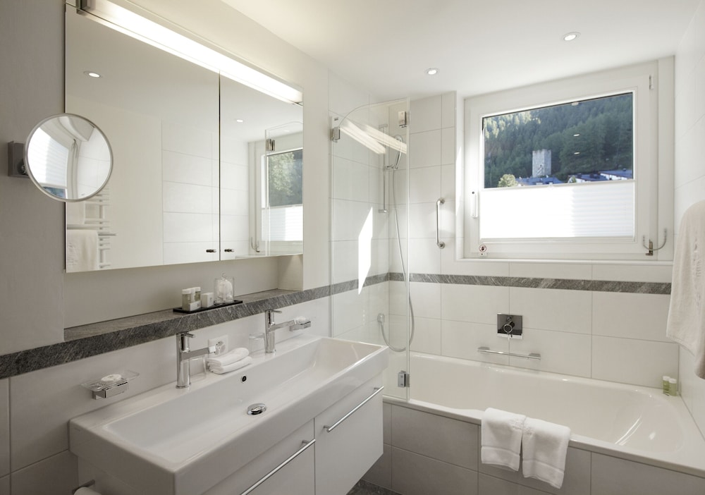 Superior double room with parquet floor - Photo 4