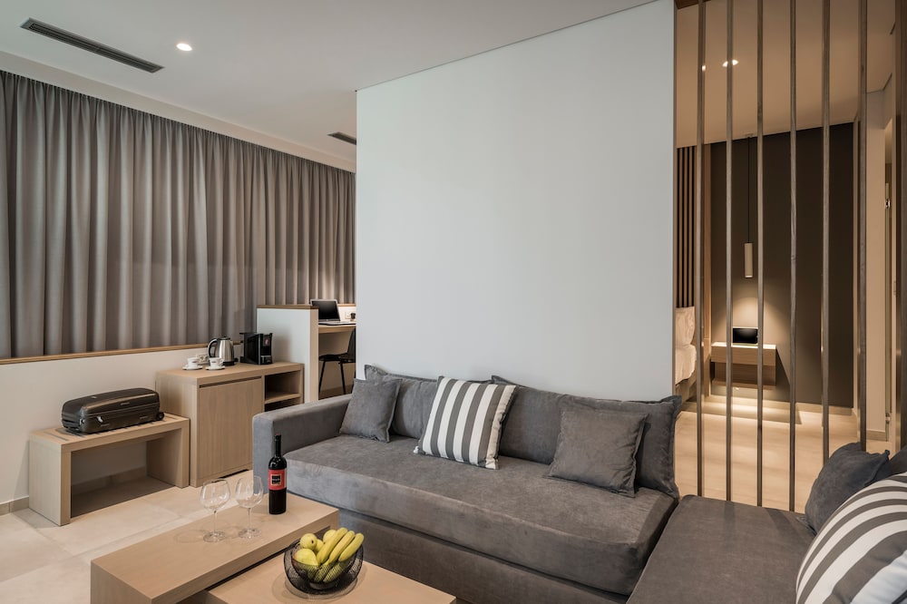 Suite, 1 Bedroom photo 2