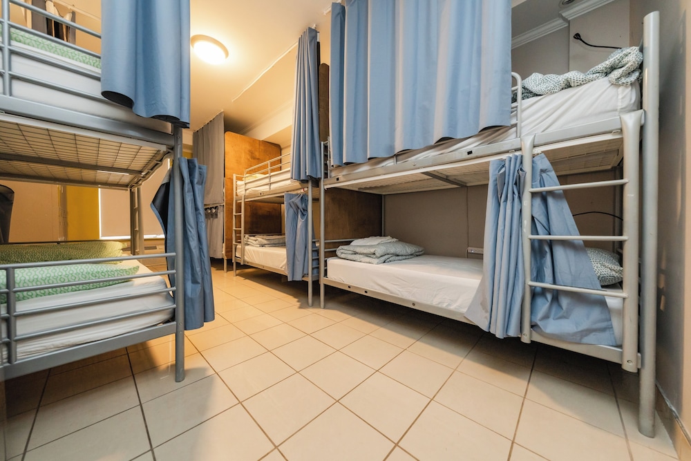 Bed in 8-Bed Female Dorm thumbnail 6