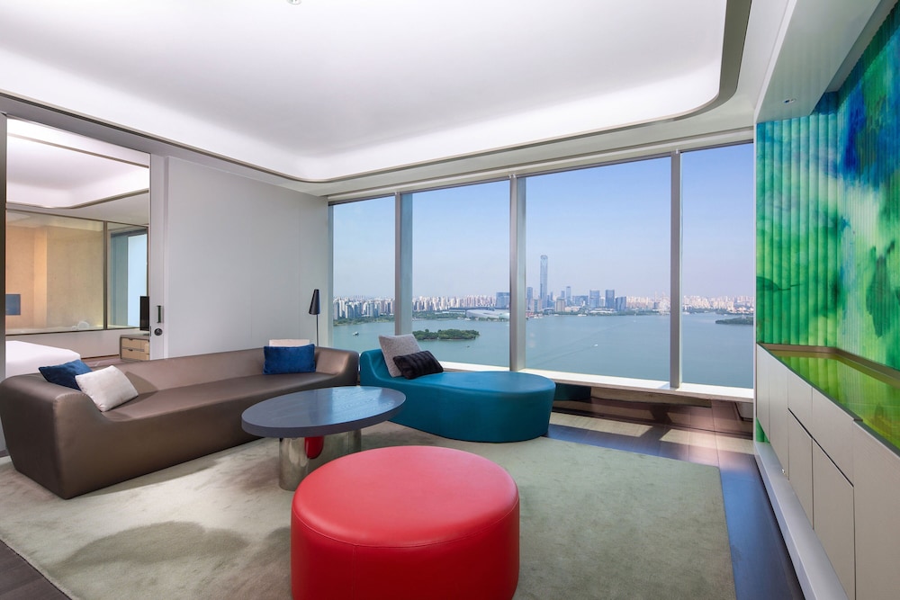 Marvelous Suite, 1 Bedroom, High Floor Lake View photo 1