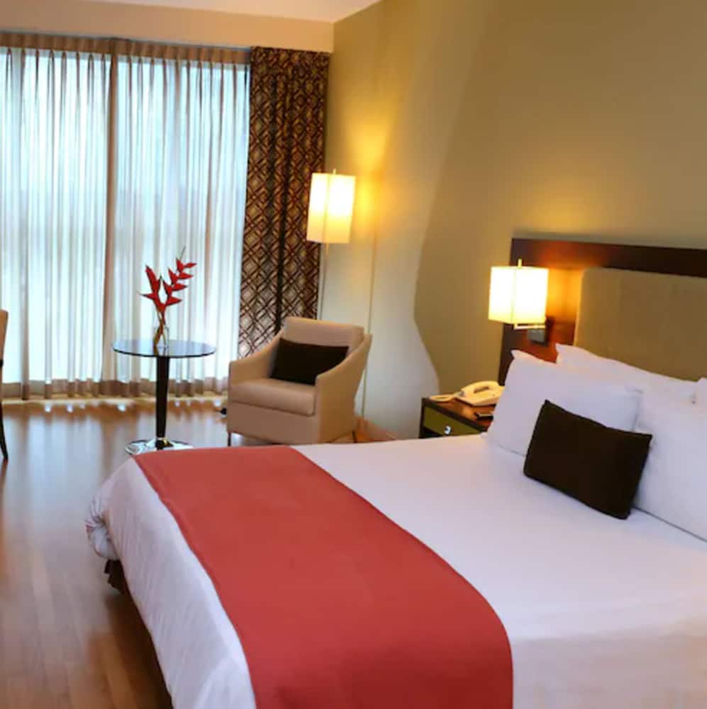 Executive Room, 1 Queen Bed - Photo 1