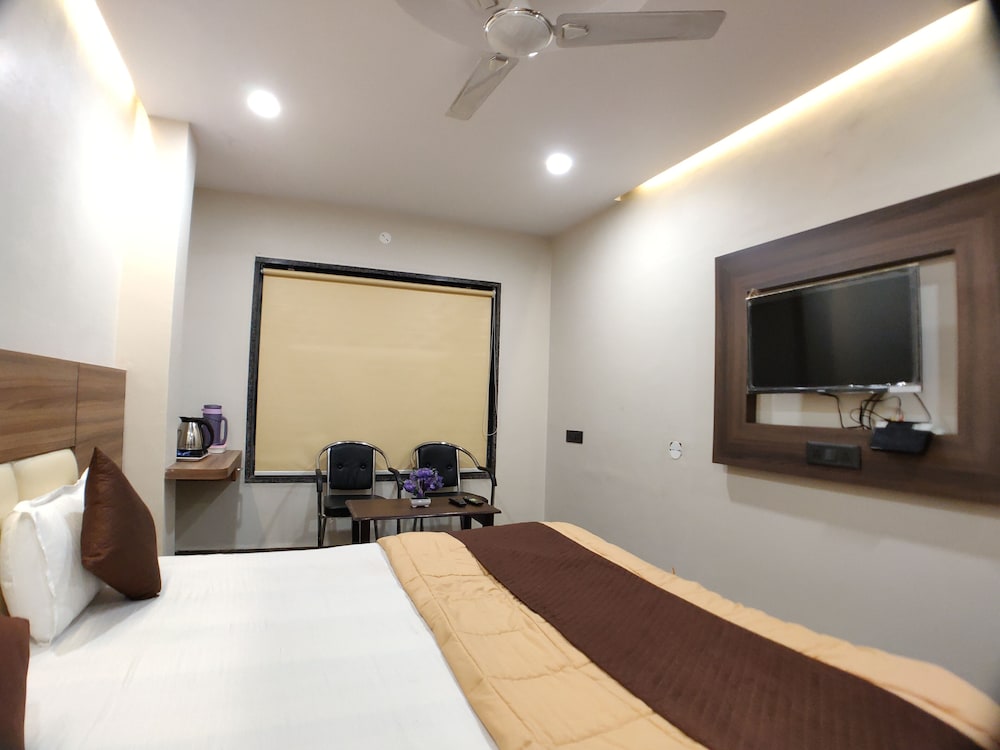 Deluxe Room, 1 Double Bed photo 2