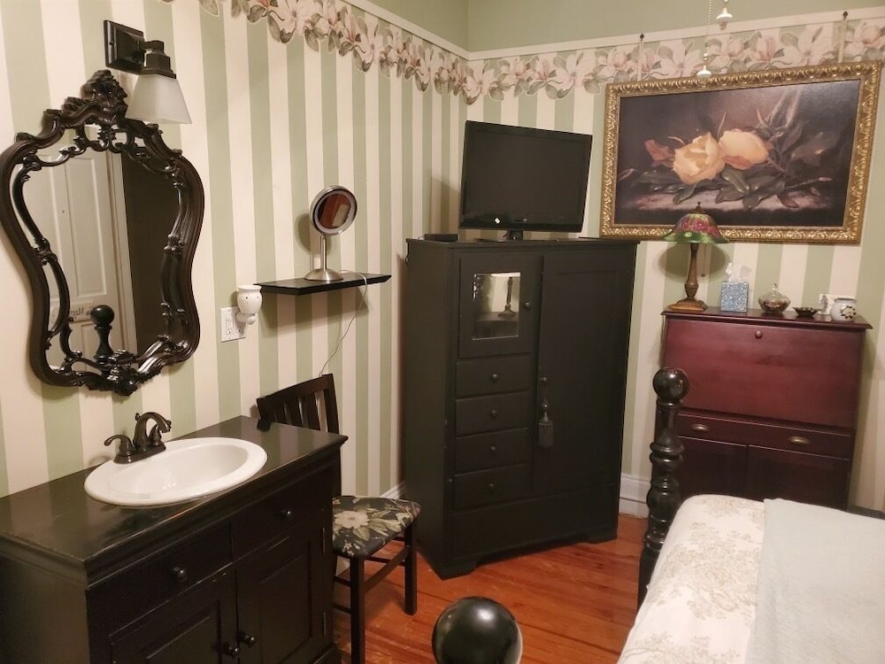 Magnolia Room photo 3