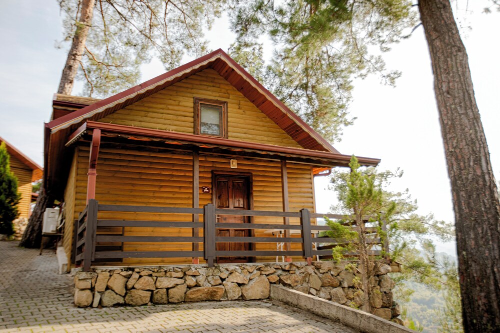 Elite House