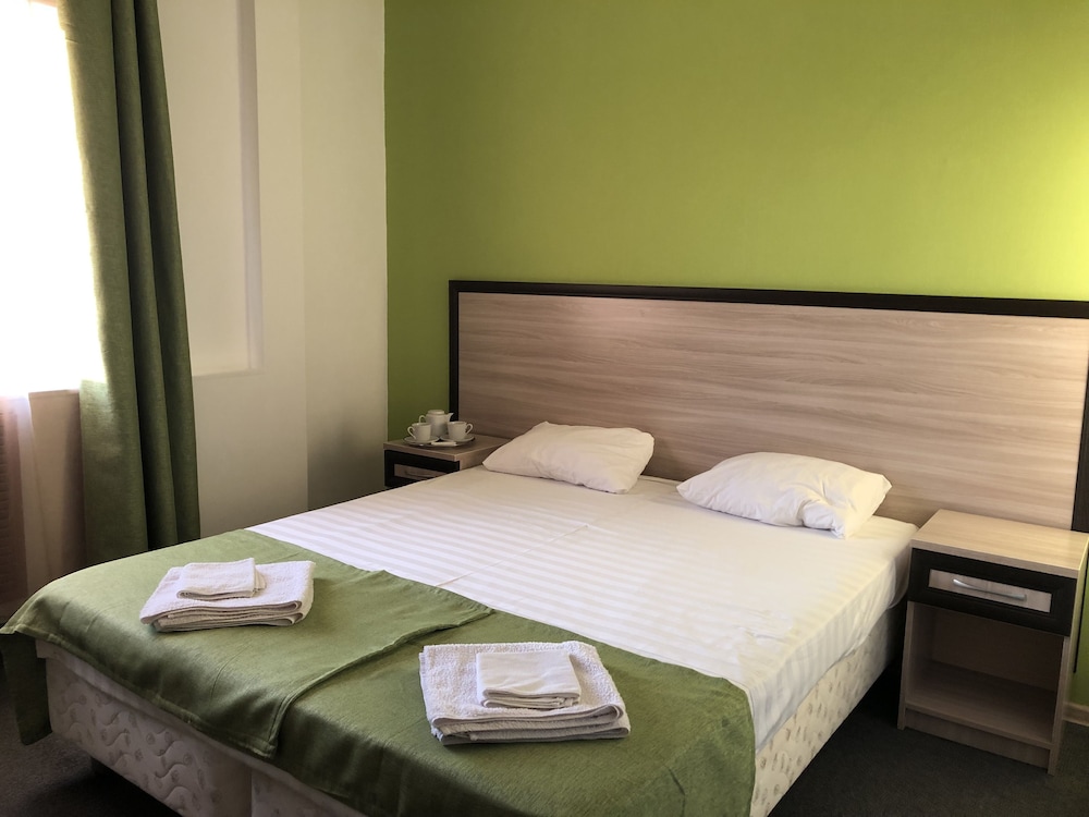Basic Double Room, Non Smoking photo 2