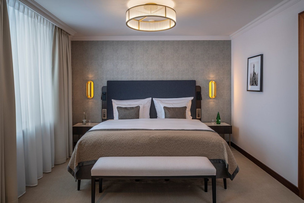 Suite, 1 King Bed