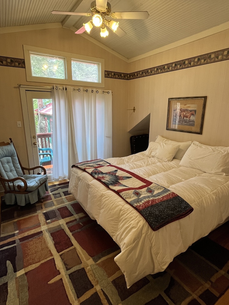 Room 6 photo 1