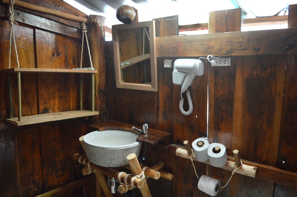Front Beach Bungalow photo 3