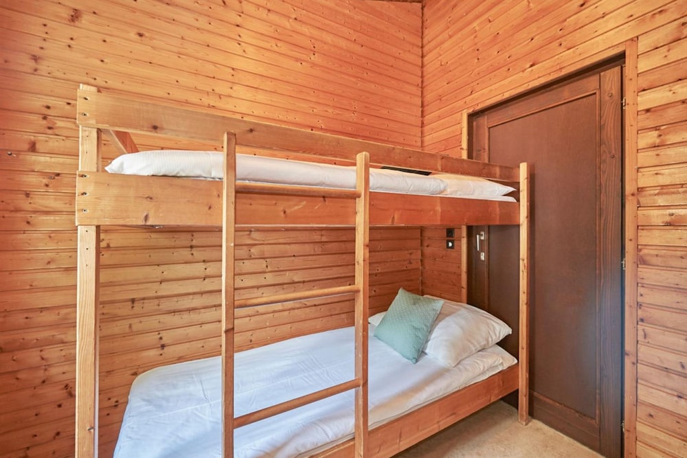 Basic Bungalow, 3 Bedrooms, Non Smoking (4 Plus) photo 2