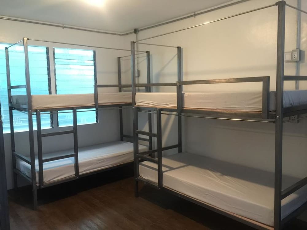 Bed in 4-Bed Male Dormitory Room photo 2