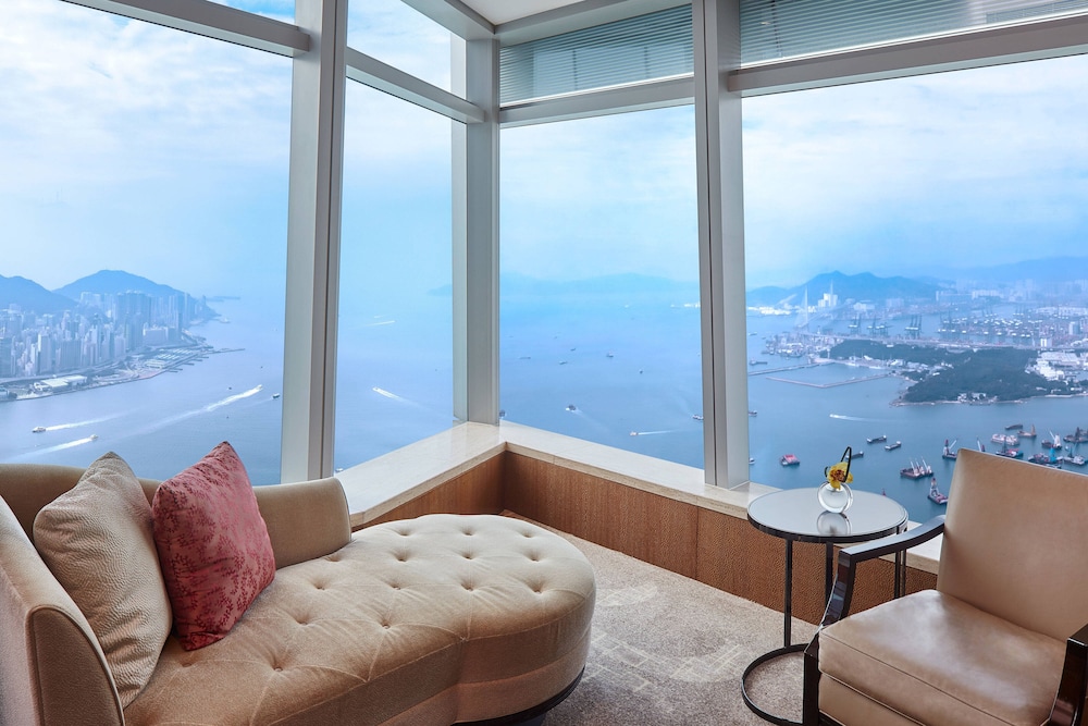 Deluxe Suite, Club level, 1 Bedroom Suite, 1 King, Sea view