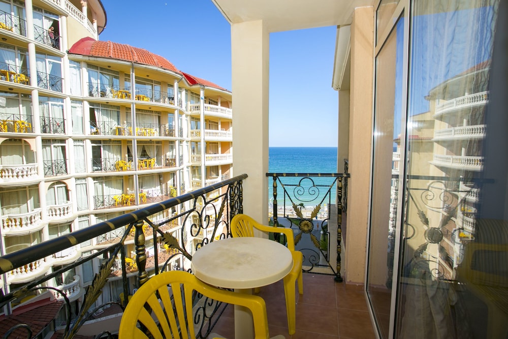 Apartment, Partial Sea View photo 2