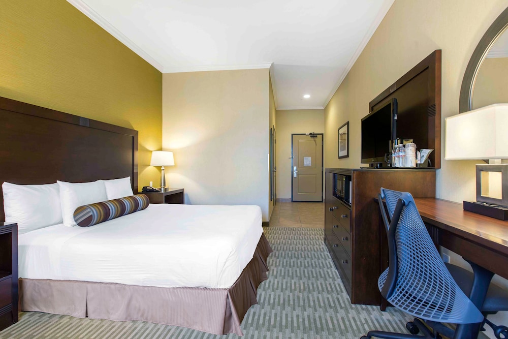 Room, 1 King Bed, Accessible, Non Smoking photo 2