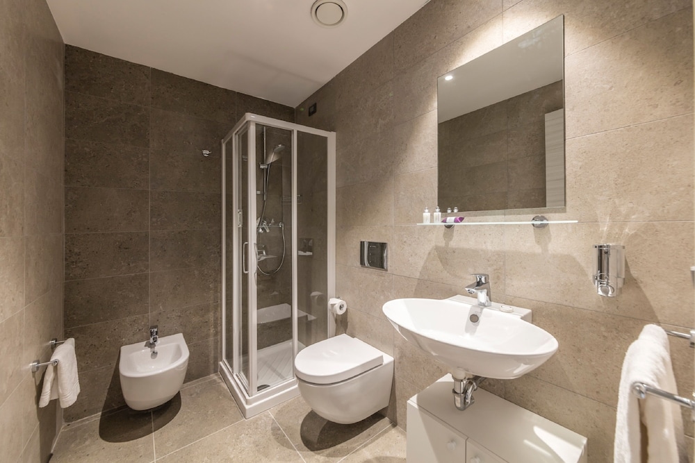Standard Double Room Single Use photo 2