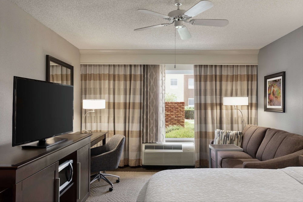 Room, 1 King Bed, Accessible (Hearing) - Photo 1