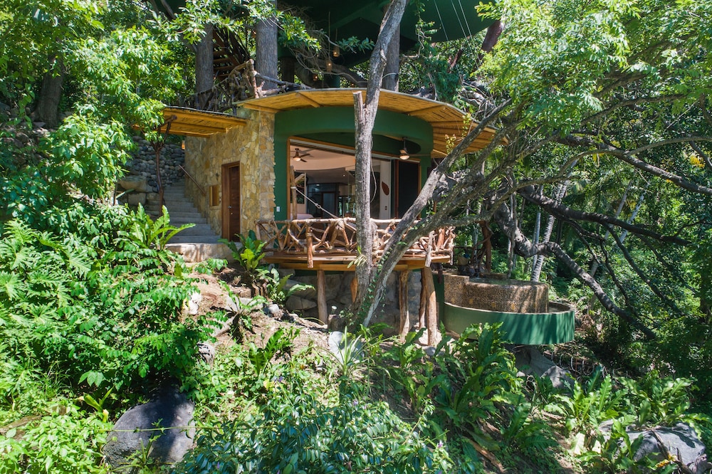 Jungle Love Nest-ocean View