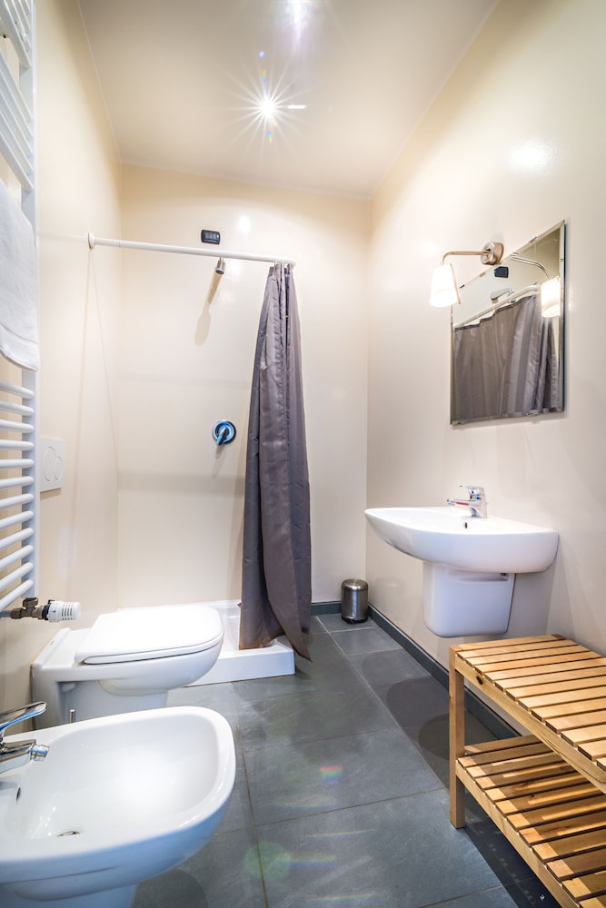 Twin Room, Shared Bathroom photo 3