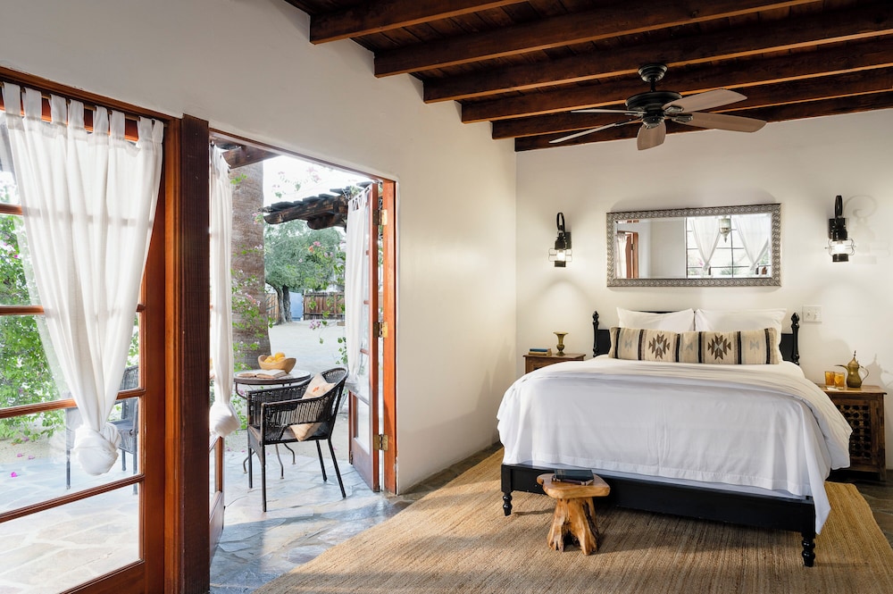 Standard Room, 1 Queen Bed, Mountain View photo 1