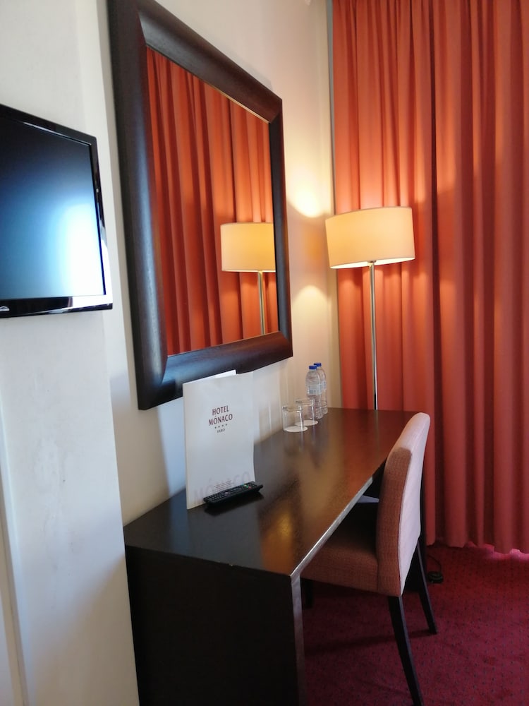 Double or Twin Room - Photo 6