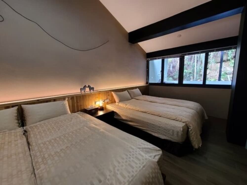 Basic Quadruple Room photo 3