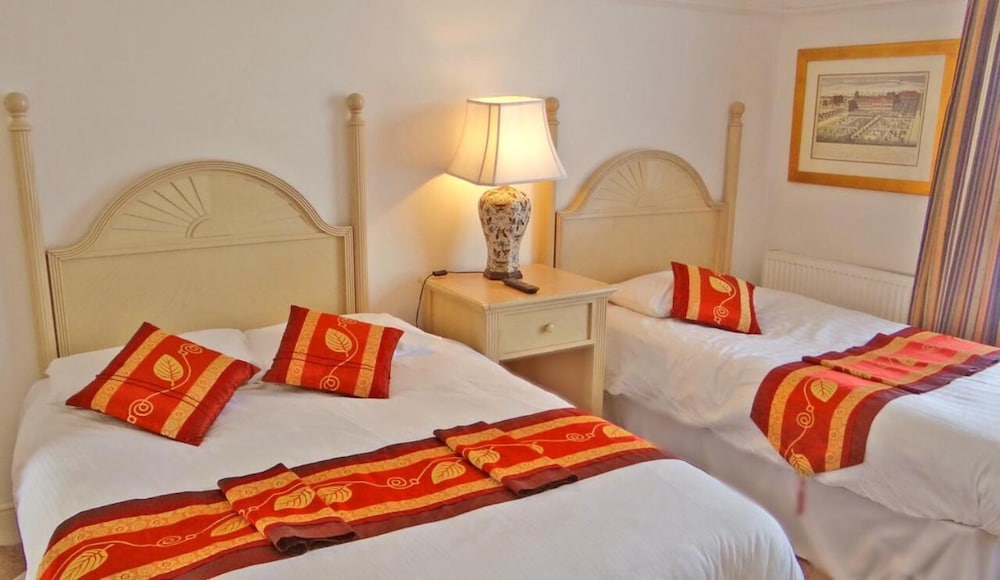 Basic Triple Room photo 1