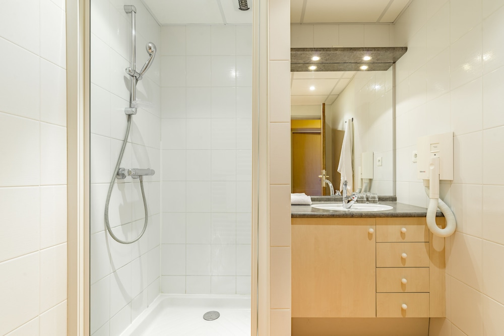Apartment, 2 Bedrooms - Photo 3
