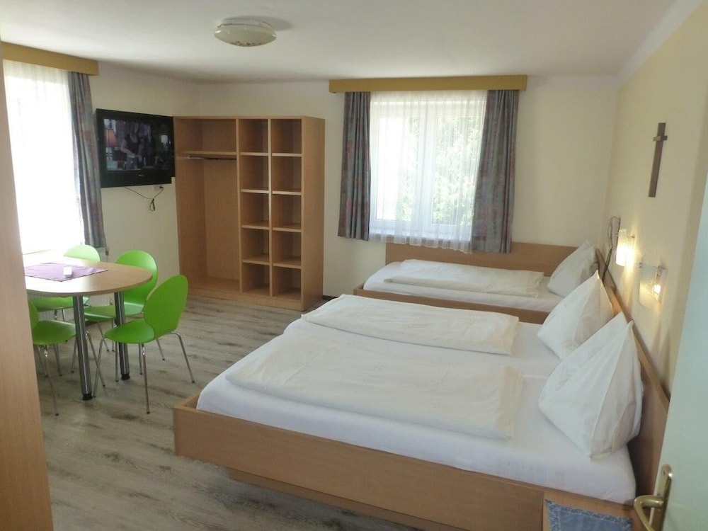 Basic Apartment, 2 Bedrooms, Non Smoking, Garden View photo 1