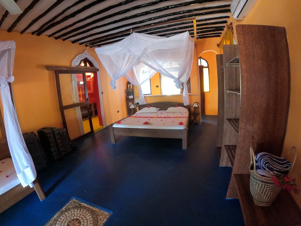 Junior Suite, Ocean View, Sea Facing (n 6)