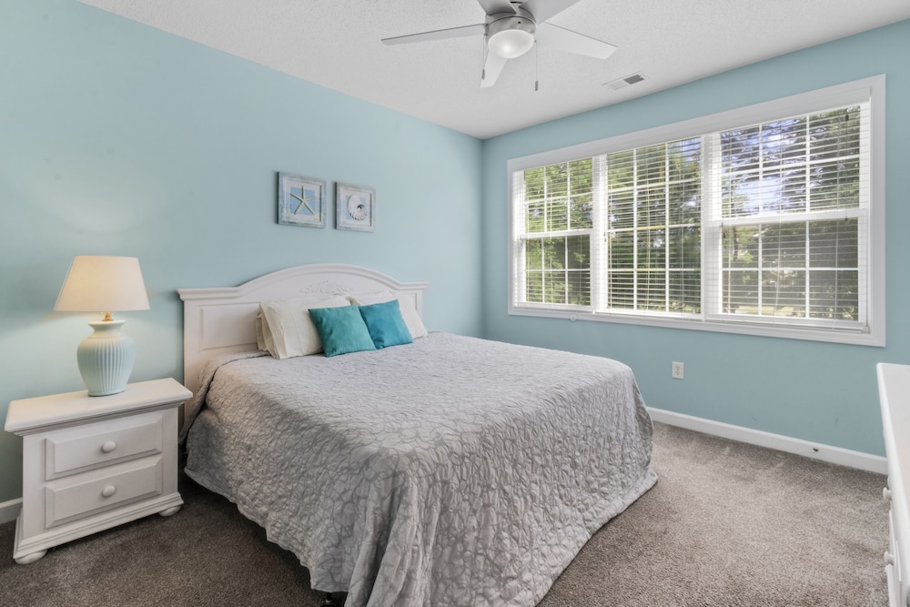 Condo, 2 Bedrooms