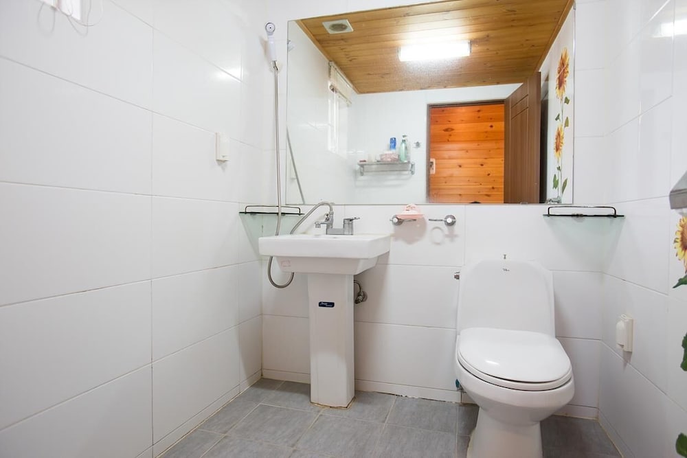 Room (Nangman star) photo 3