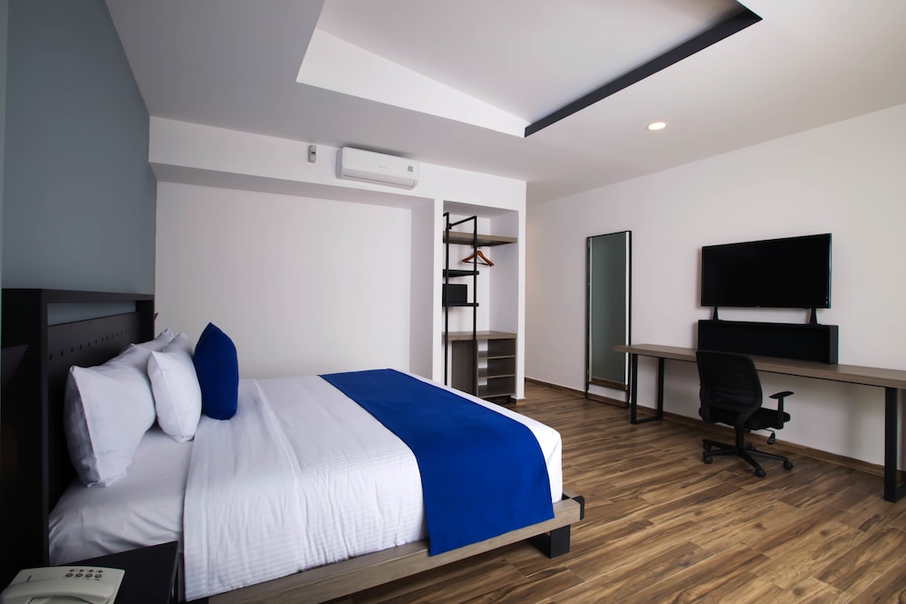 Standard Room, 1 King Bed photo 1
