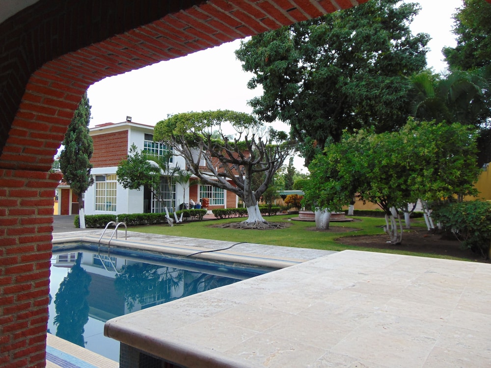 Family House photo 2