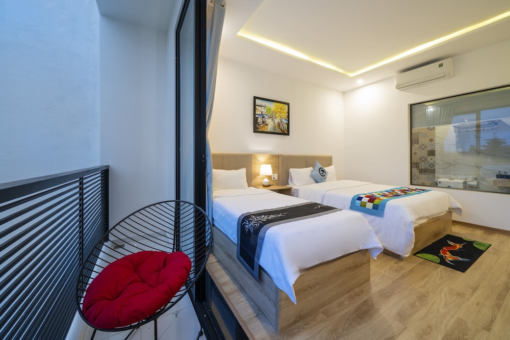 Deluxe Triple Room, Balcony - Photo 6