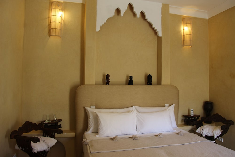 Double or Twin Room (Elizabeth Rose)