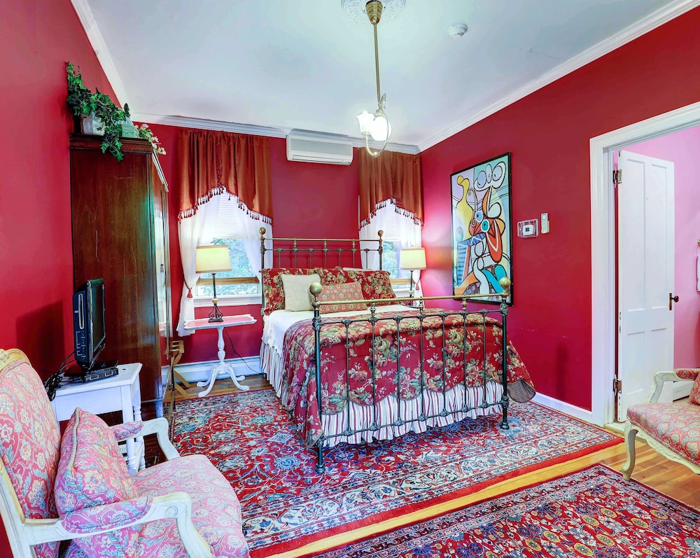 Premium Double Room, Ensuite, Courtyard View (Spring Valley) photo 1