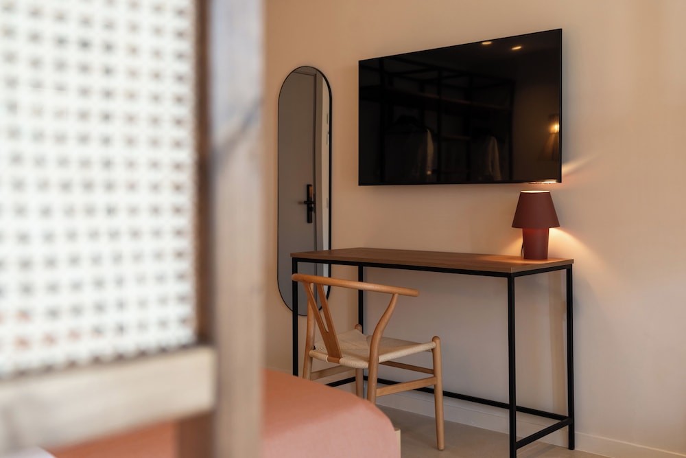 Suite, Balcony (Magnus)(2 adults + 1 child)