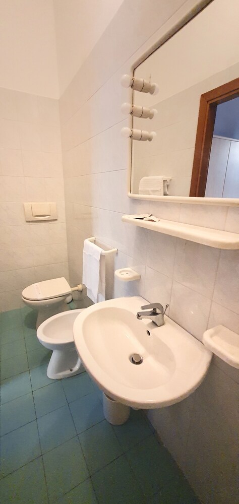 Basic Double or Twin Room photo 2