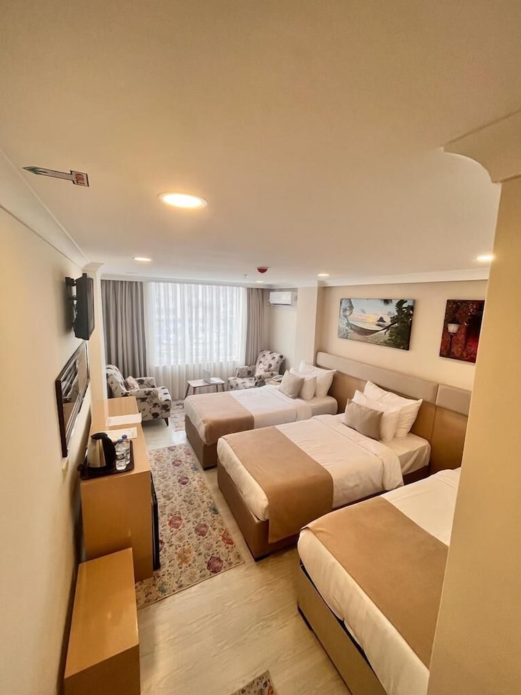 Family Triple Room photo 3