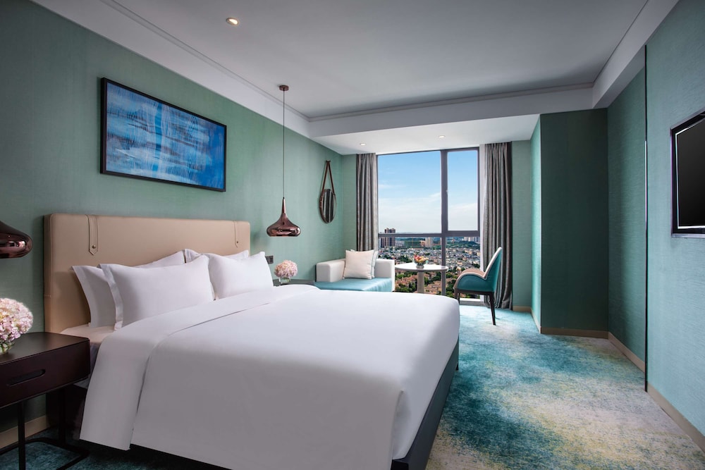 Superior Room, 1 King Bed, Non Smoking photo 1