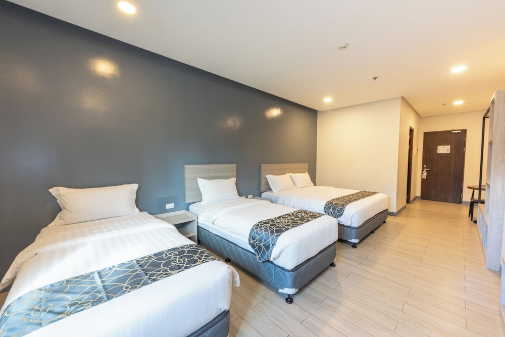 Family Quadruple Room - Photo 2
