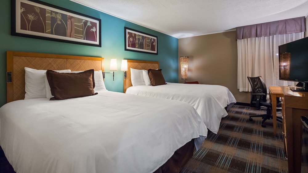 Standard Room, 2 Double Beds, Accessible, Bathtub photo 1