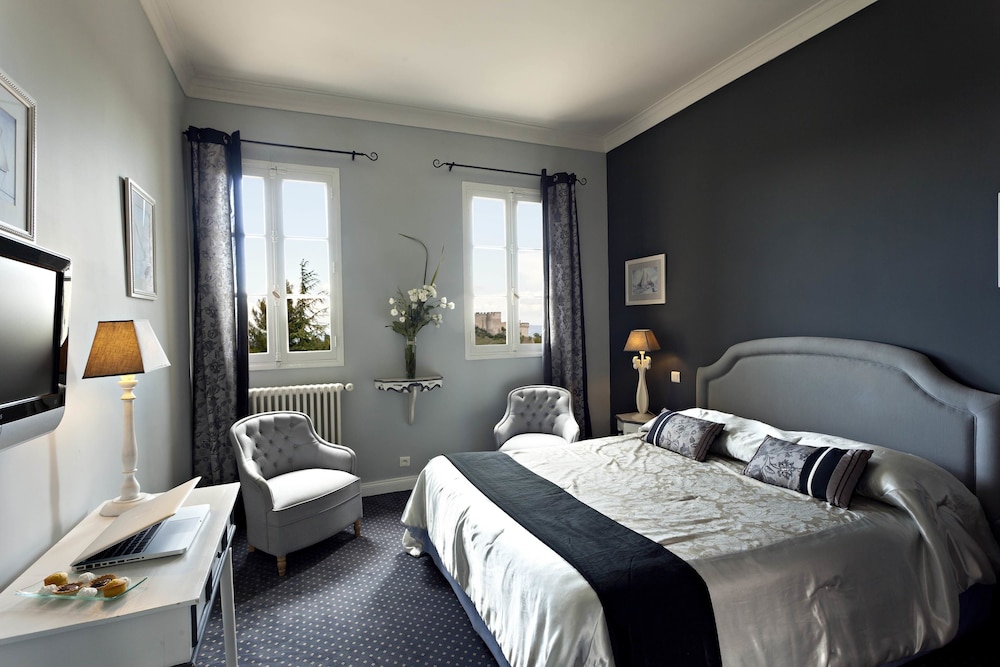 Double or Twin Room - Photo 2