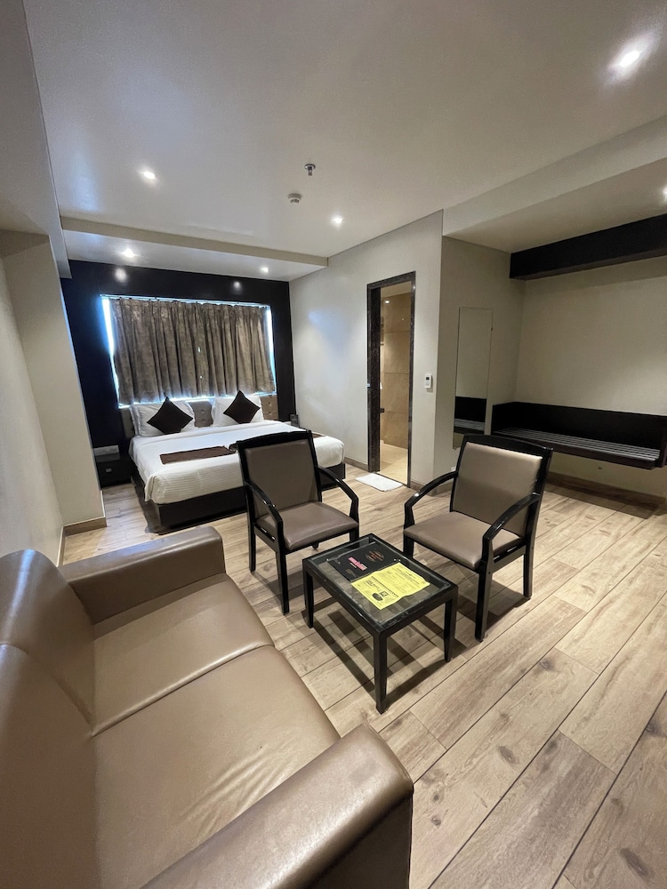 Executive Room, 1 King Bed photo 2