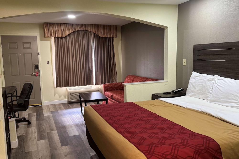 Room, 2 Queen Beds, Non Smoking - Photo 1