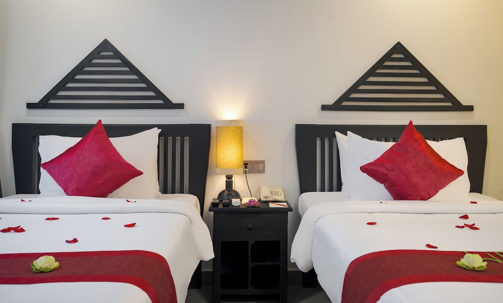 Apsara Twin Poolview photo 1