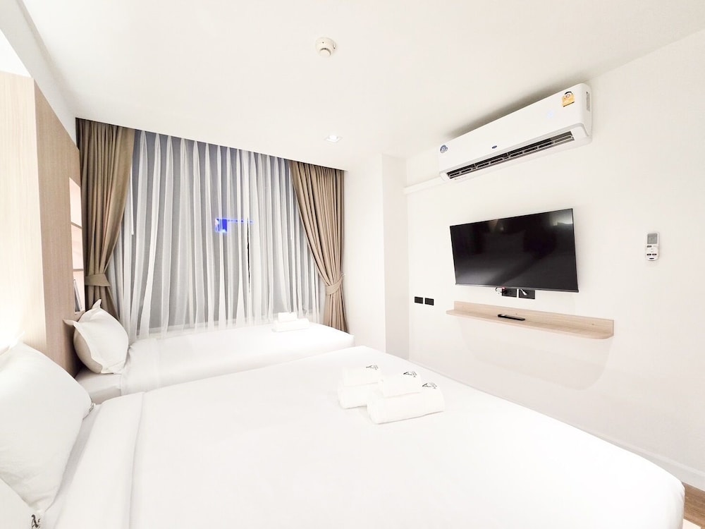 Deluxe Triple Room photo 3