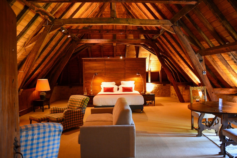 Classic Courtyard Suite, 1 Queen Bed or 2 Single Beds (upon availability) photo 1