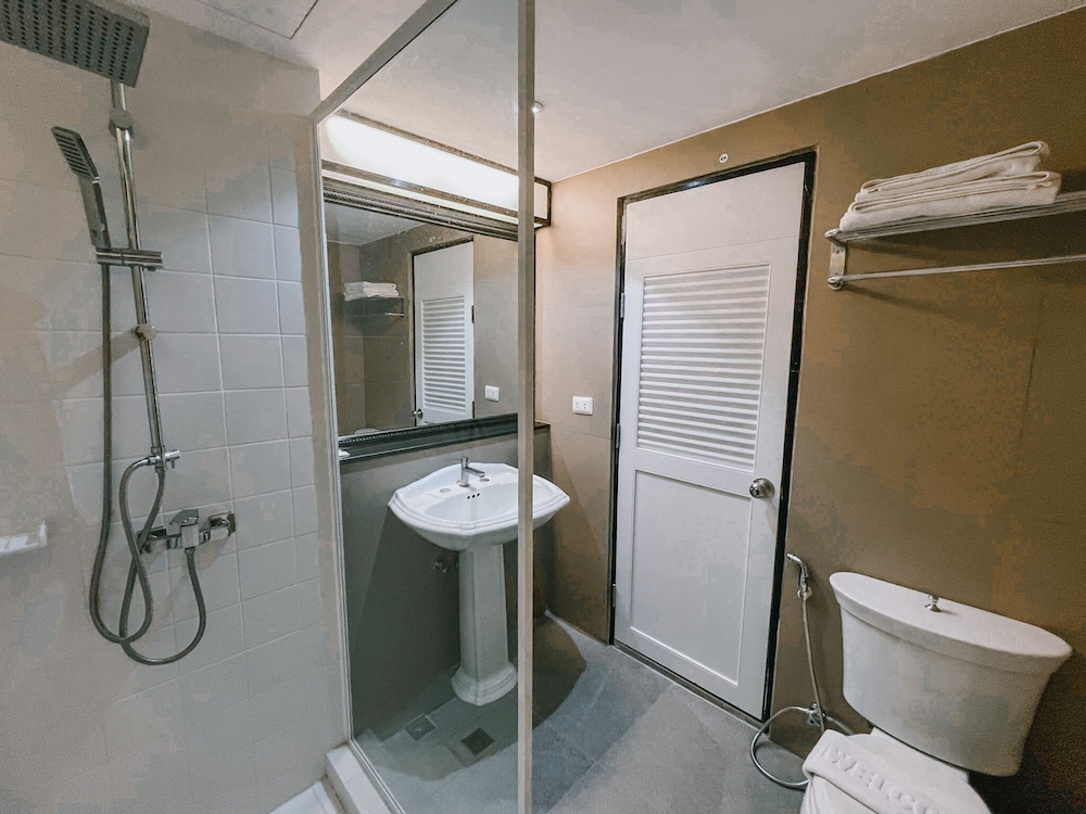 Standard Twin Room photo 3