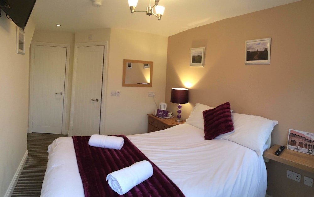 Basic Double Room, Courtyard View photo 1