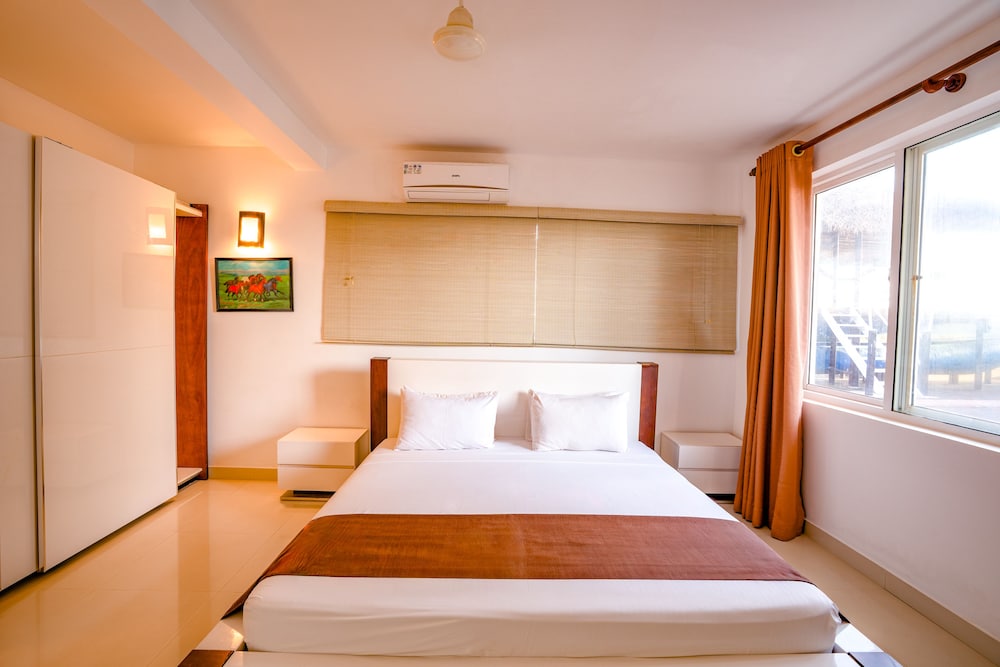 Deluxe Double Room, Partial Sea View photo 1